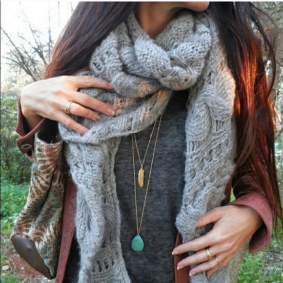 ☝️LAST☝️Gold Bar, Feather, & Blue Stone Tiered - Picture 3 of 3